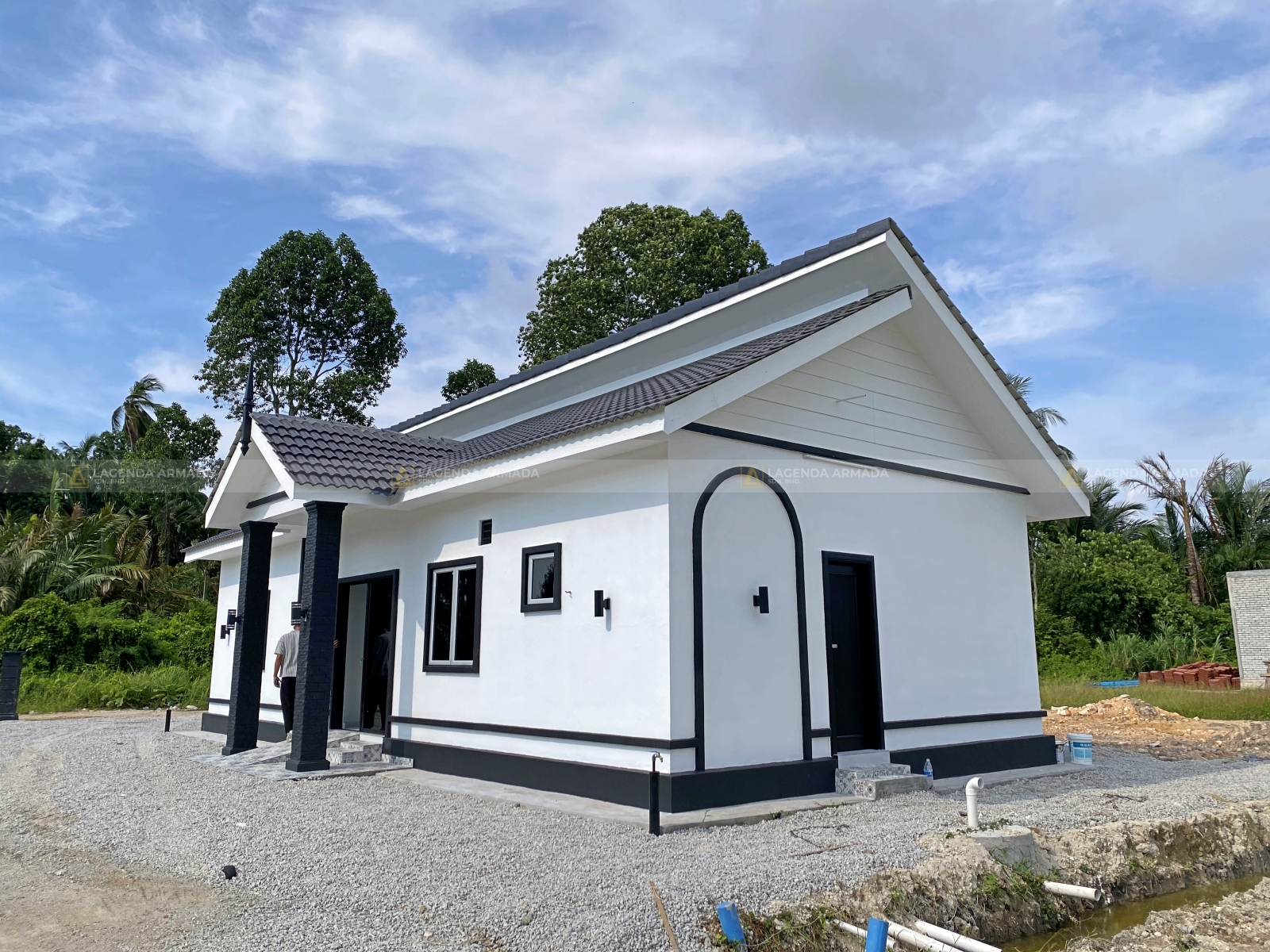 Lagenda Arus (Puan Nurul Atika)