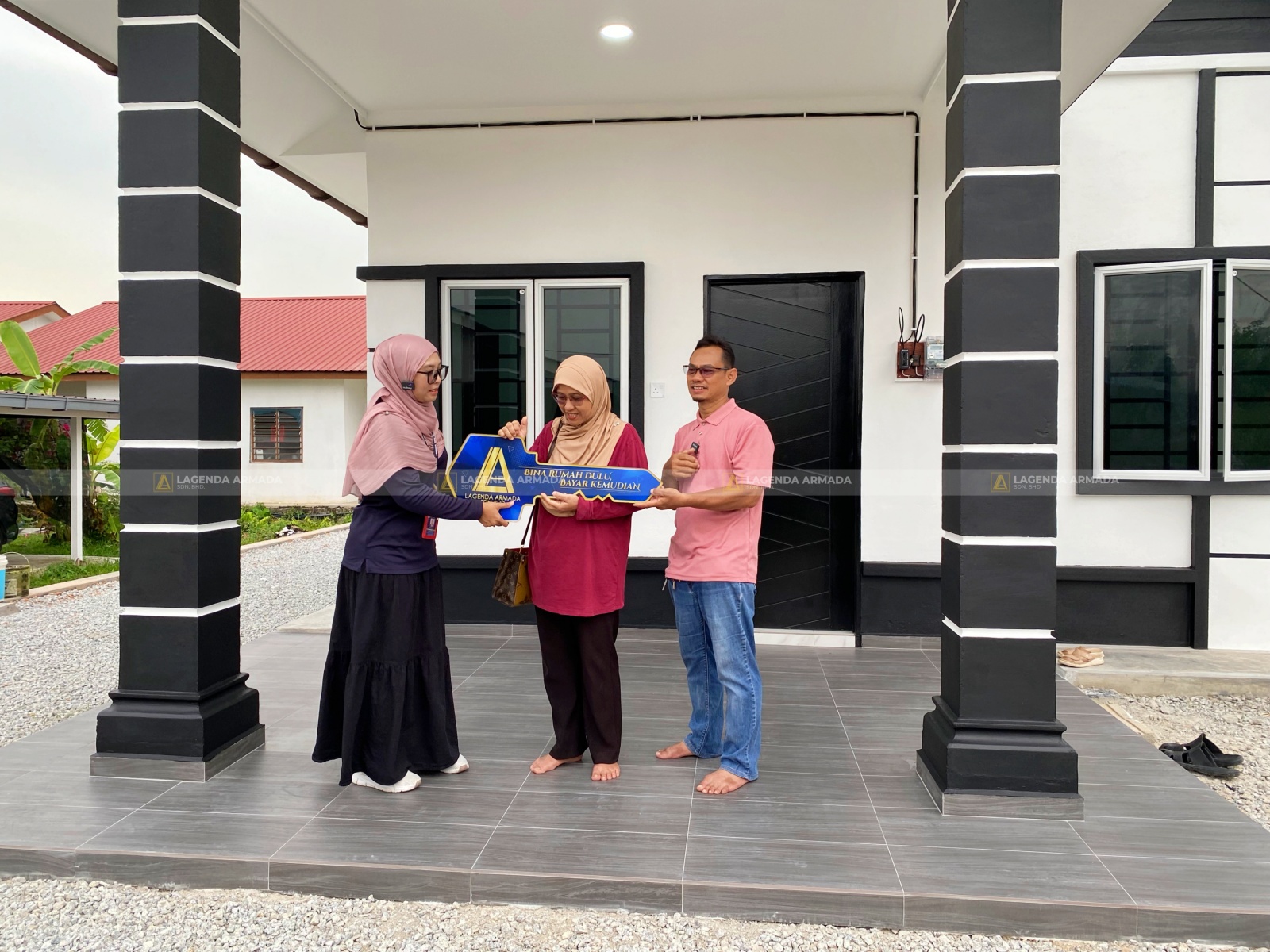 Lagenda Mawar (Encik Shukri)