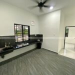 Lagenda Mawar (Encik Shukri)