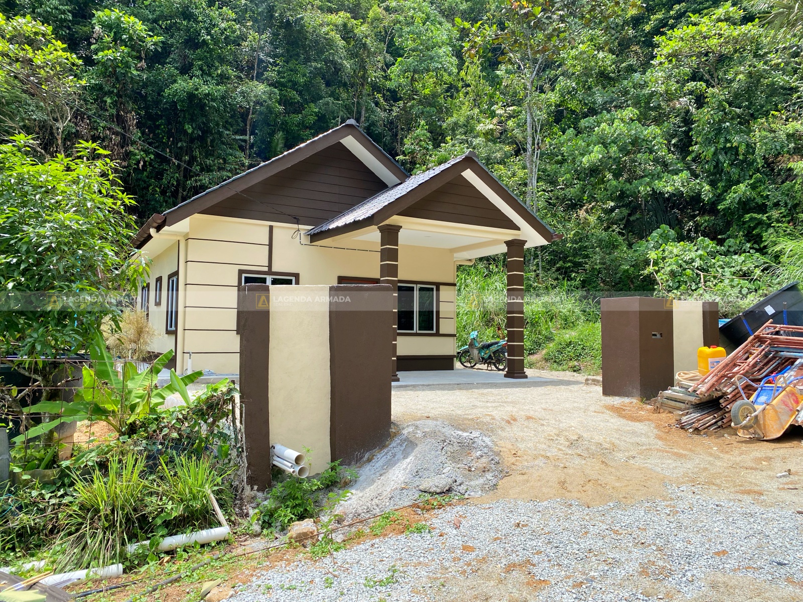 Lagenda Mawar (Puan Nazliza)