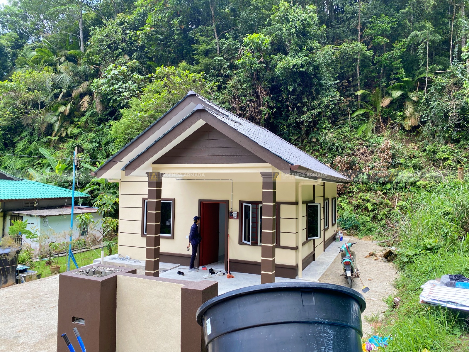 Lagenda Mawar (Puan Nazliza)