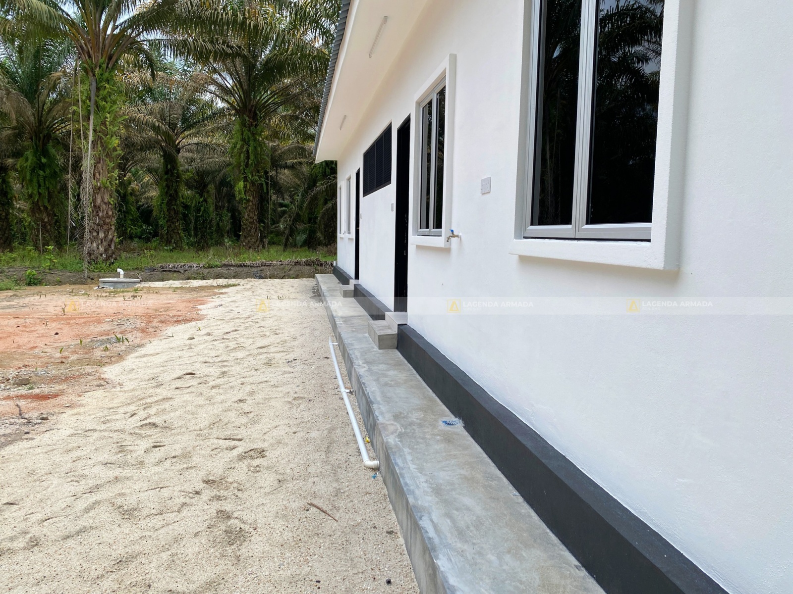 Lagenda Rumah Sewa Kembara (Puan Sima Azwa)