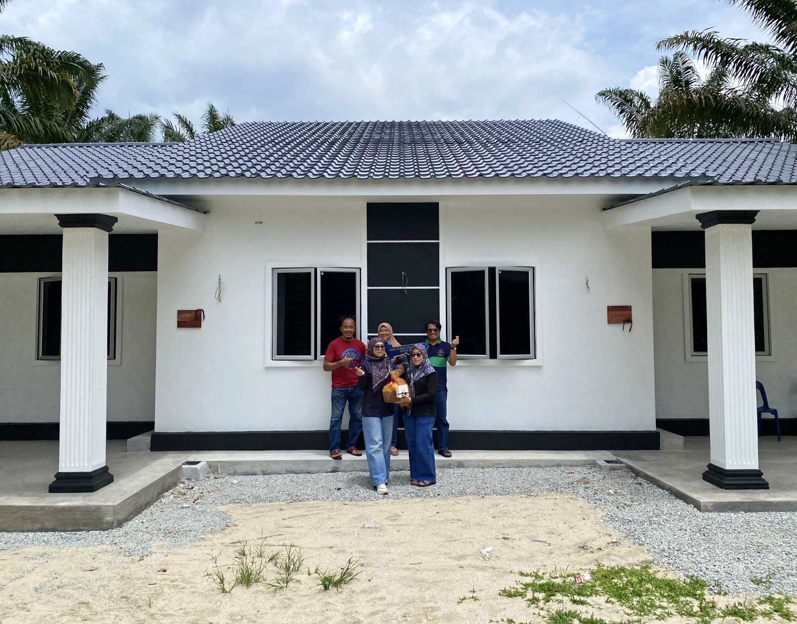 Serahan kunci rumah siap dibina - Lagenda Armada Sdn. Bhd.